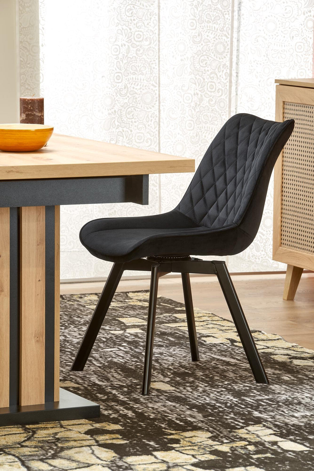 Kėdė K520 V-CH-K/520-KR-CZARNY Spalva: Juoda