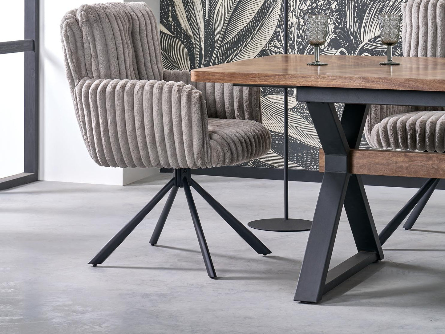 Kėdė K572 kėdė, V-CH-K/572-KR-POPIELATY (Pilka + Juoda)