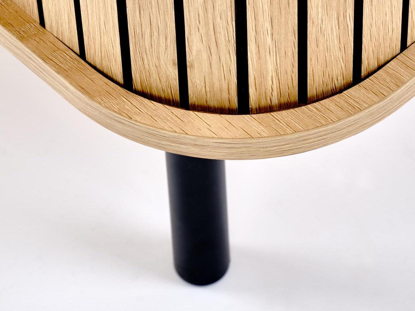 Žurnalinis staliukas ANGELINA žurnalinis staliukas, natural/juoda V-CH-ANGELINA-LAW