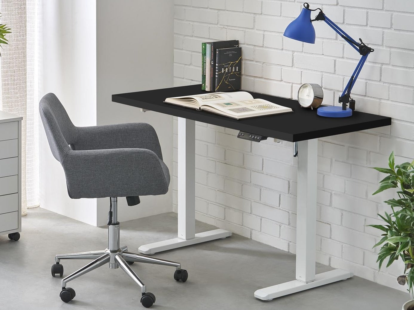 Reguliuojamo aukščio darbo stalas B/54 darbo stalas with reguliuojamas aukštis, top - juoda, frame - balta V-CH-B/54-CZARNY/BIAŁY (Juoda + Balta)